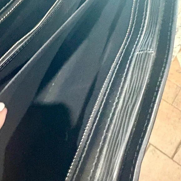 Louis Vuitton Epi Leather Briefcase/Satchel. Fast shipping. - Picture 5 of 13